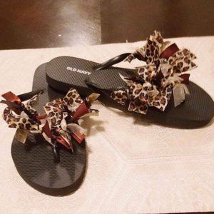 Adorable Leopard Print Flip Flops-Size 6-New